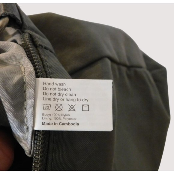 Baggallini Animal Print Crossbody Purse Gray Nylon Adj. Strap 10 in x 10.5 in - Picture 13 of 13